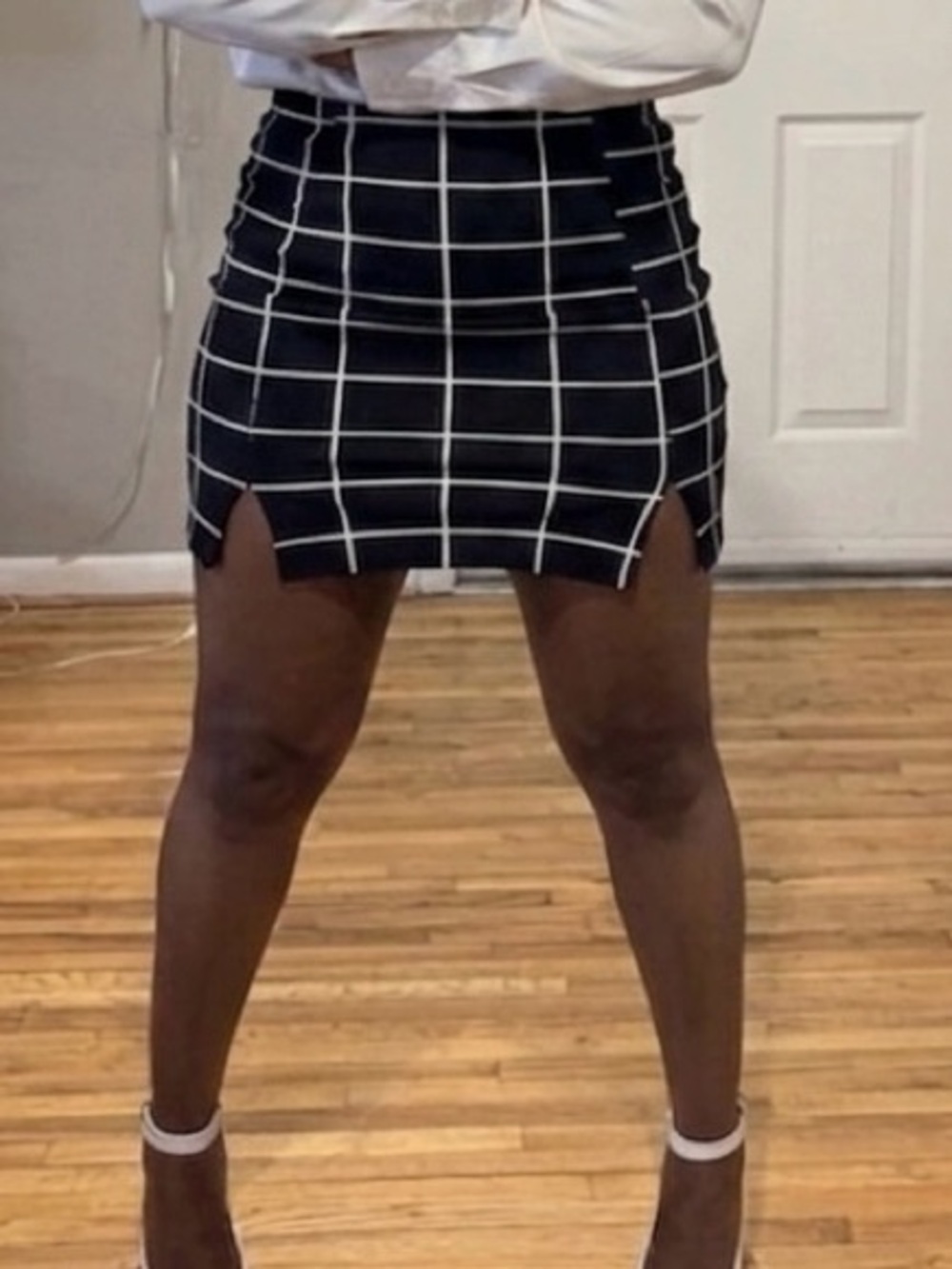 BEAUTIFUL NEVER WORN MINI SKIRT